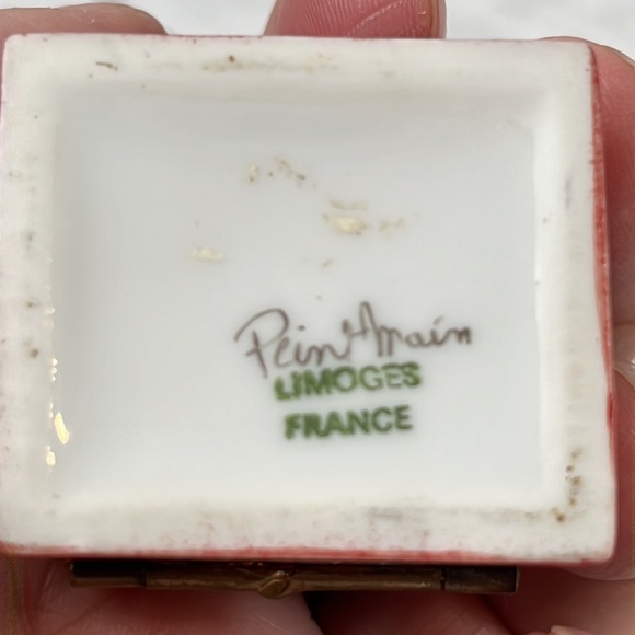 Limoges Box Pient Main France Genuine Authentic Trinket Box Stamp Box - Picture 4 of 6